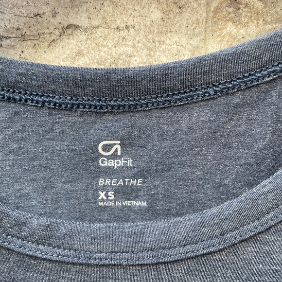 ❤️ GAPFIT GAP FIT BREATHE GRAPHIC TANK TOP SIZE XS NEW - Picture 3 of 10